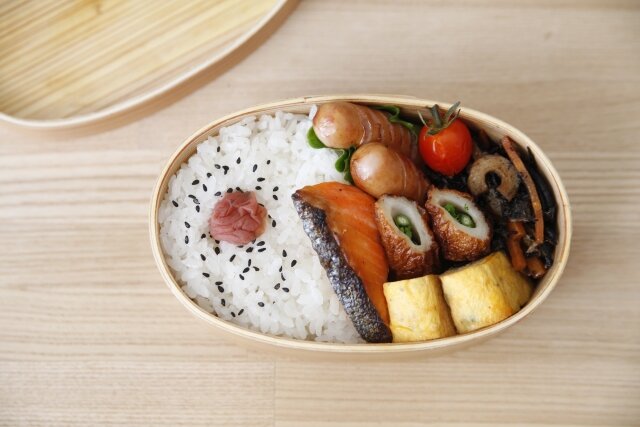 曲げわっぱの弁当箱