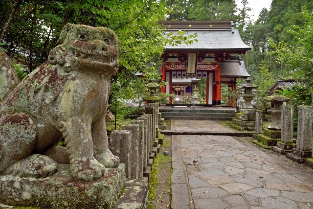 湯布院の宇奈岐日女神社