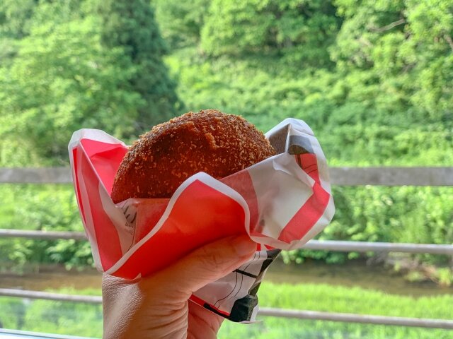銀山温泉「はいからさん通り」のカリーパン