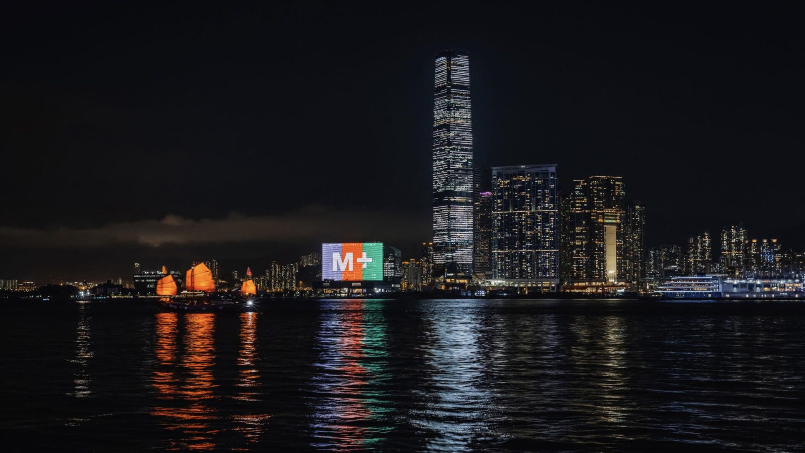 2022年香港カウントダウンイベントで注目のM+のファザード