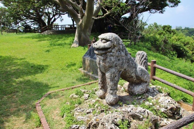 日本最古のシーサー「富盛の石彫大獅子」