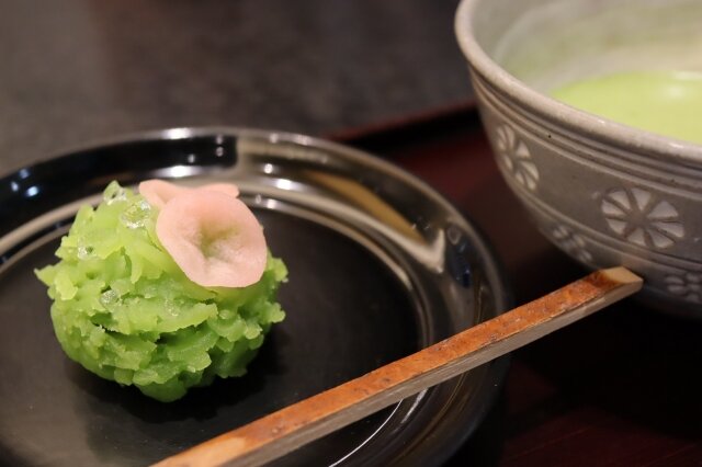 和菓子と抹茶