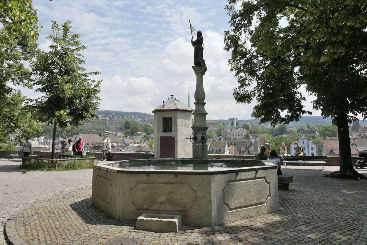 リンデンホフの丘
