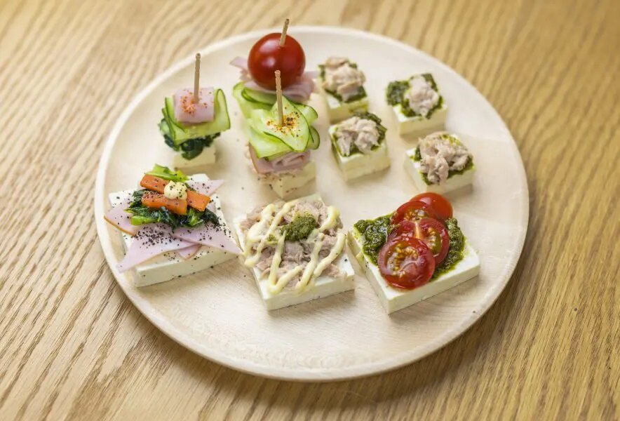 深山豆富店考案レシピ「石豆富のピンチョス&オープンサンド」
