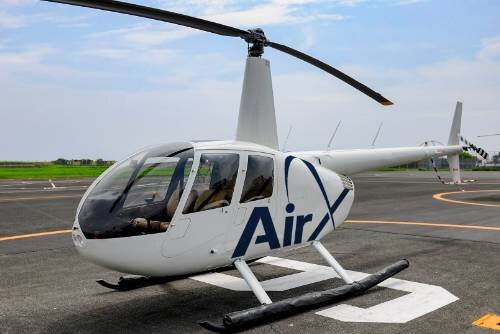 鴨川温泉「璃庵」までの旅路で使用するAirx社のヘリコプター