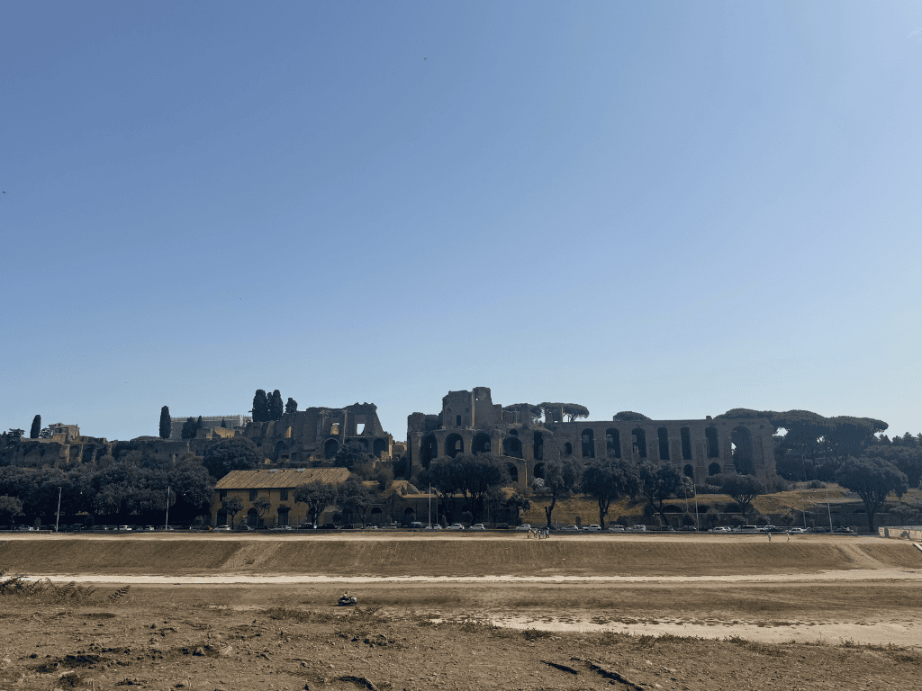 ローマの遺跡「チルコ・マッシモ(Circo Massimo)」